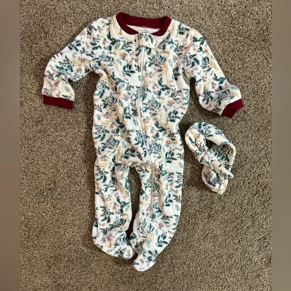 Saks Fifth Baby Girl Mistletoe Christmas Time Ultra Soft Zip Footies & Hairband